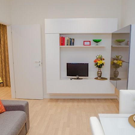 Guesthost - Istria M5 Cozy Apartment Mailand Exterior foto