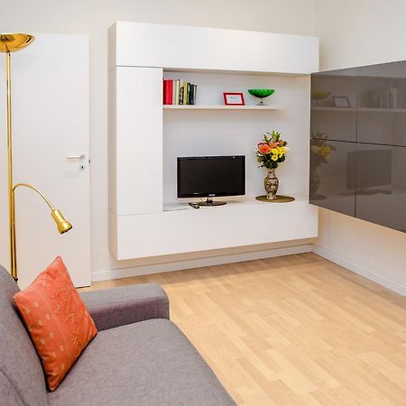 Guesthost - Istria M5 Cozy Apartment Mailand Exterior foto